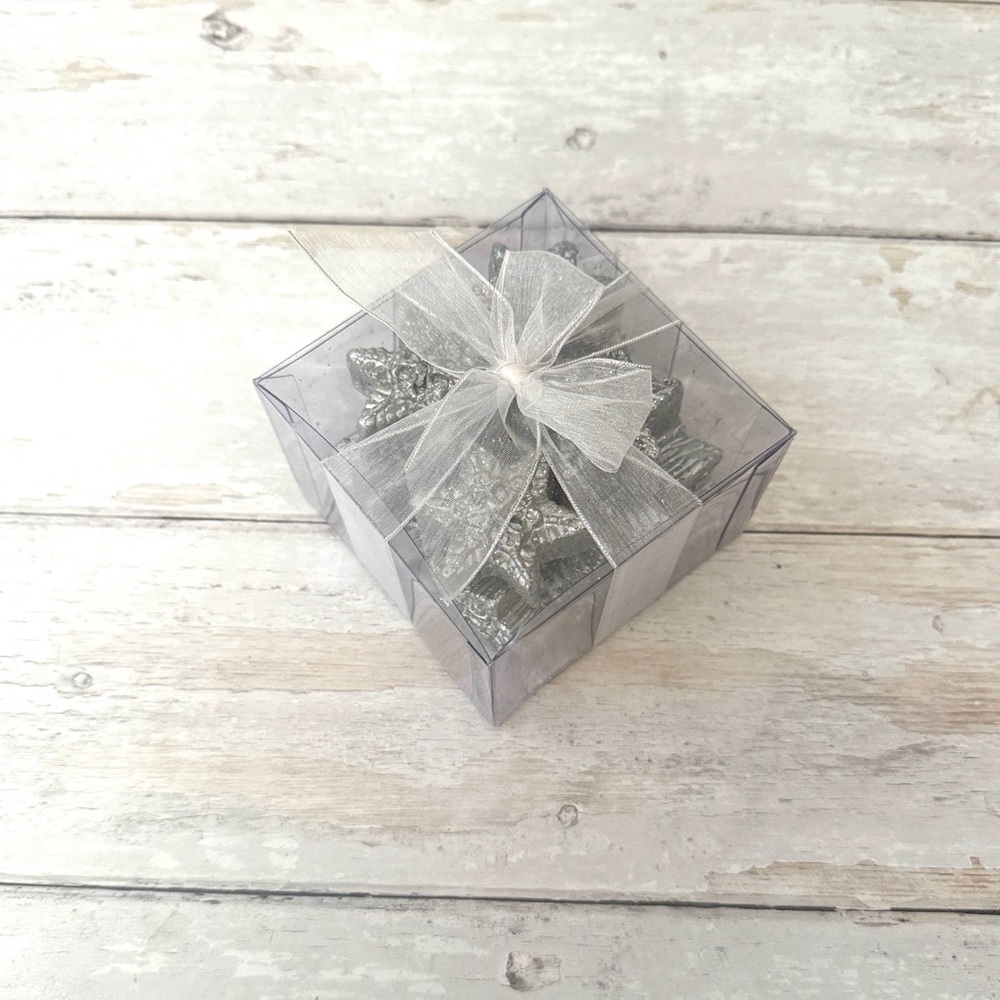 Christmas Snowflake Candles Gift Set Includes Seasonal Winter Snow Flakes NEW